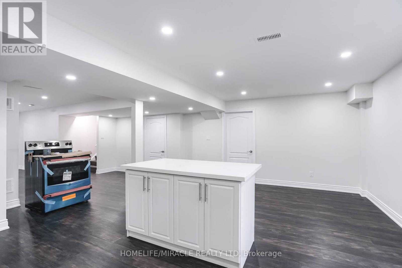 Photo 40 of 21 Ezra Crescent, Brampton ON