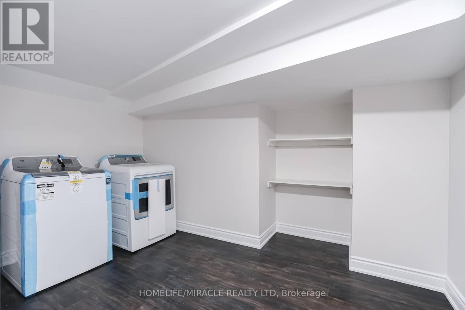 Photo 45 of 21 Ezra Crescent, Brampton ON