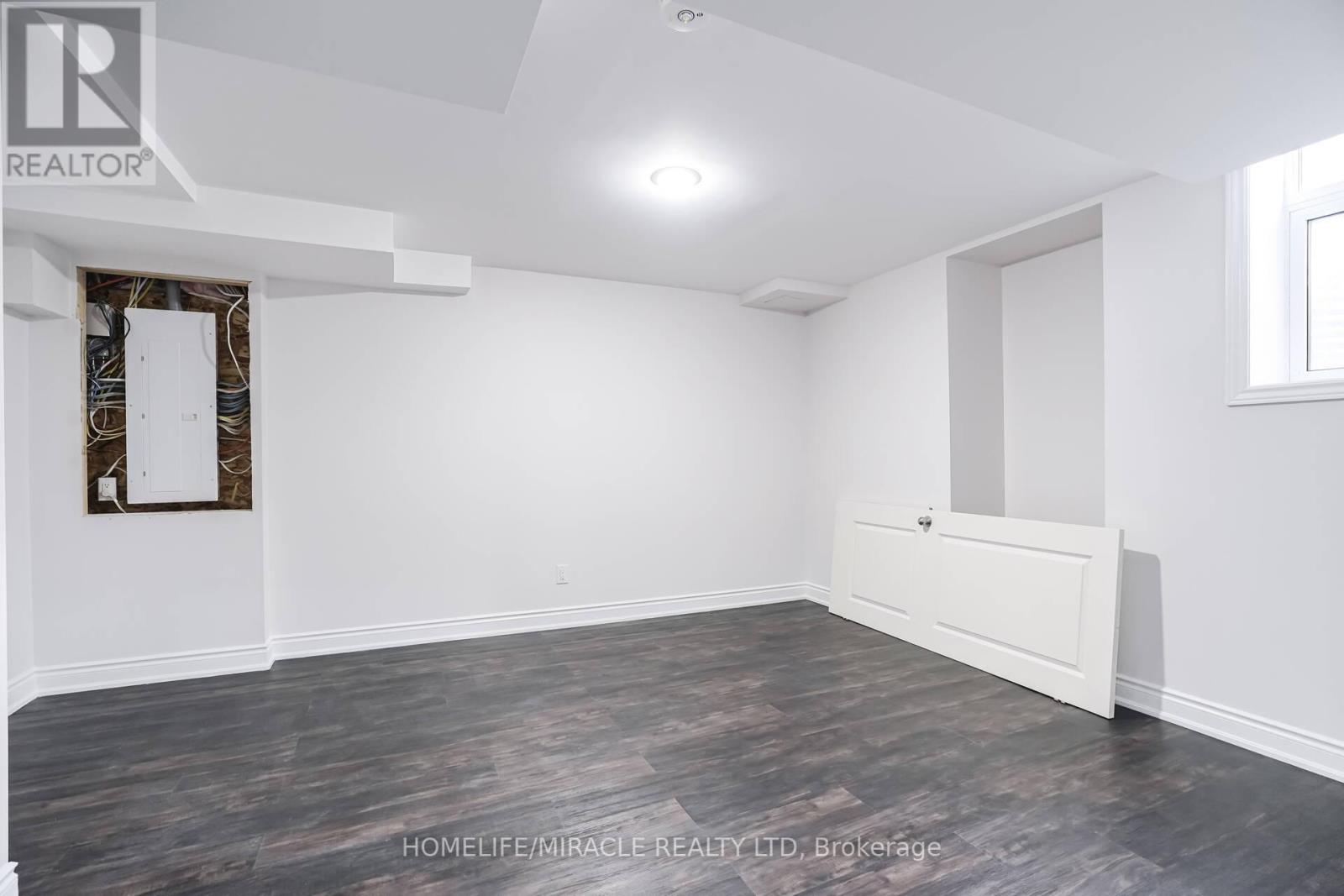 Photo 46 of 21 Ezra Crescent, Brampton ON