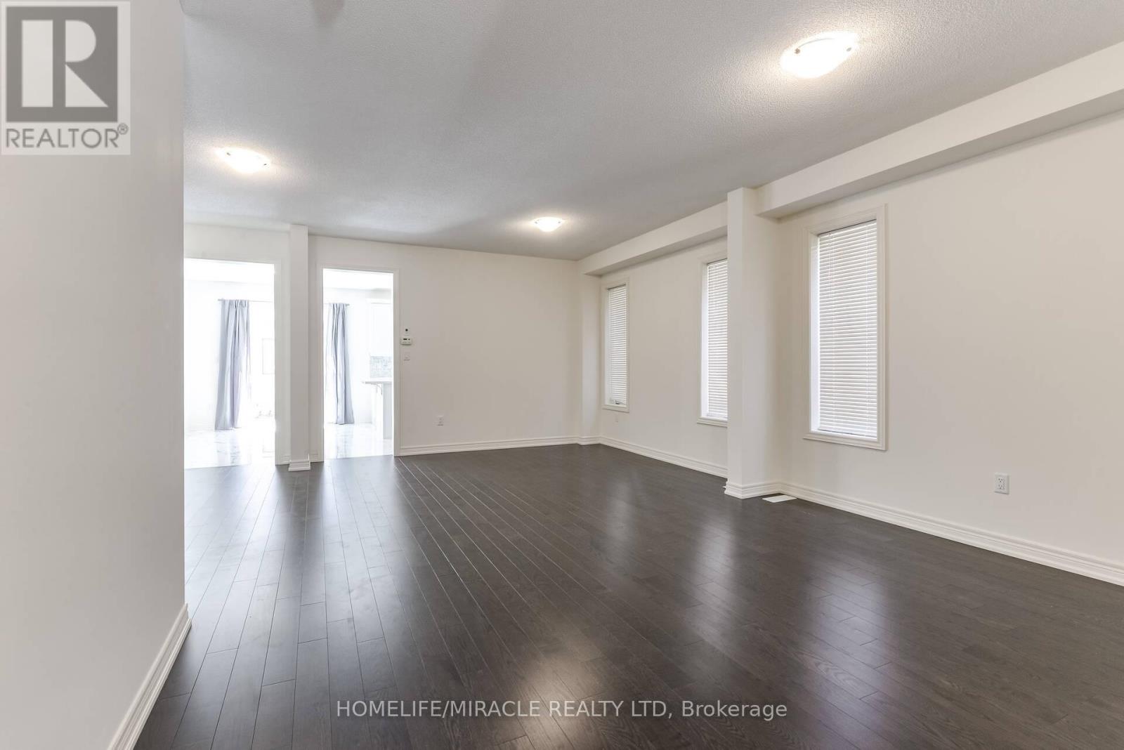 Photo 6 of 21 Ezra Crescent, Brampton ON