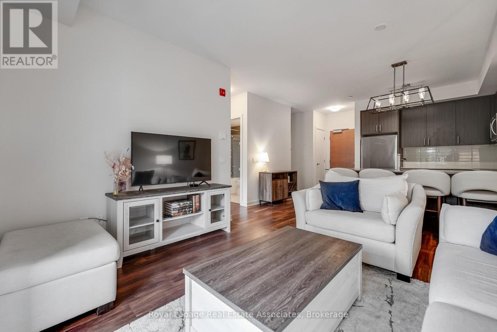 Photo 14 of 409 320 Plains Road E, Burlington ON