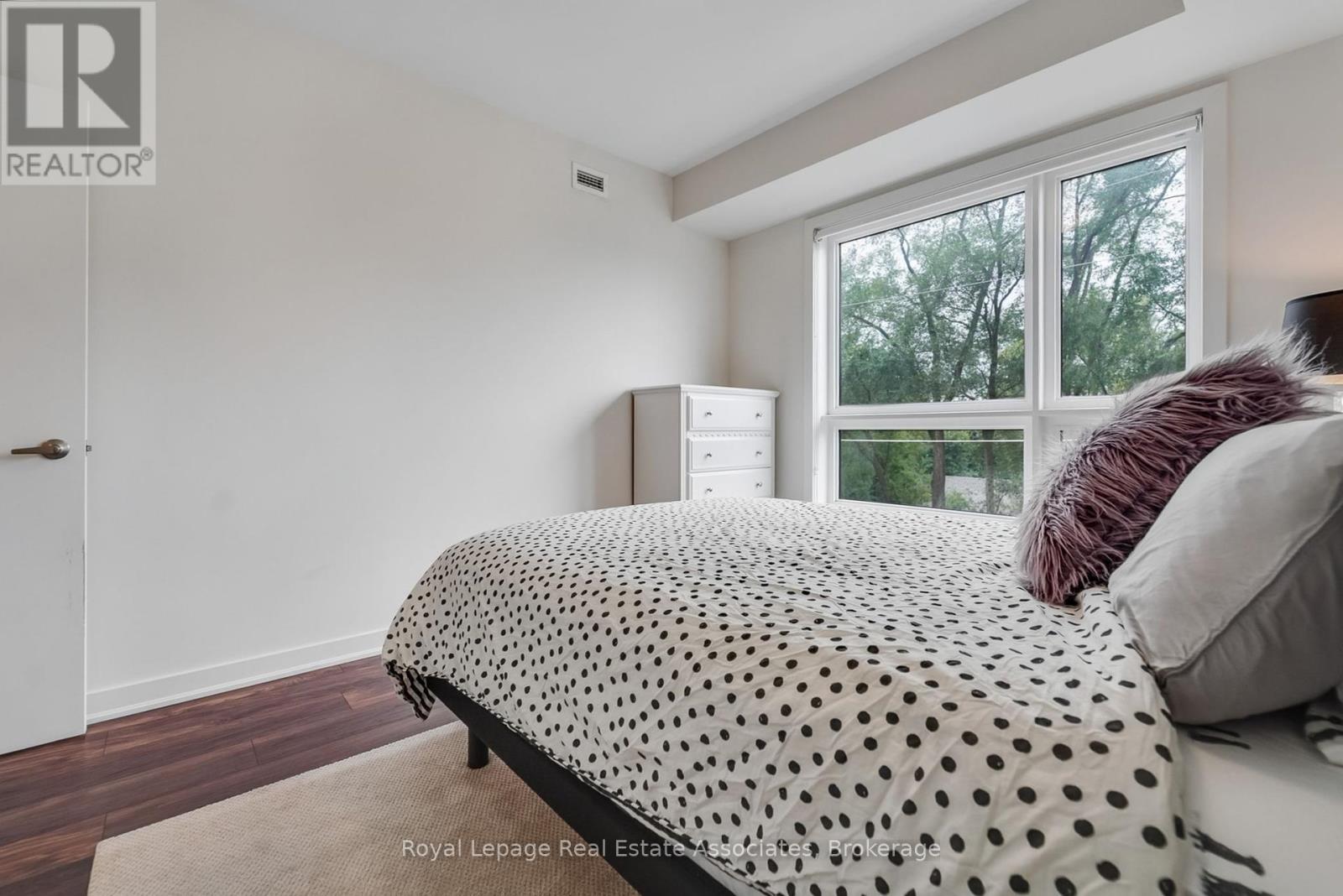 Photo 18 of 409 320 Plains Road E, Burlington ON