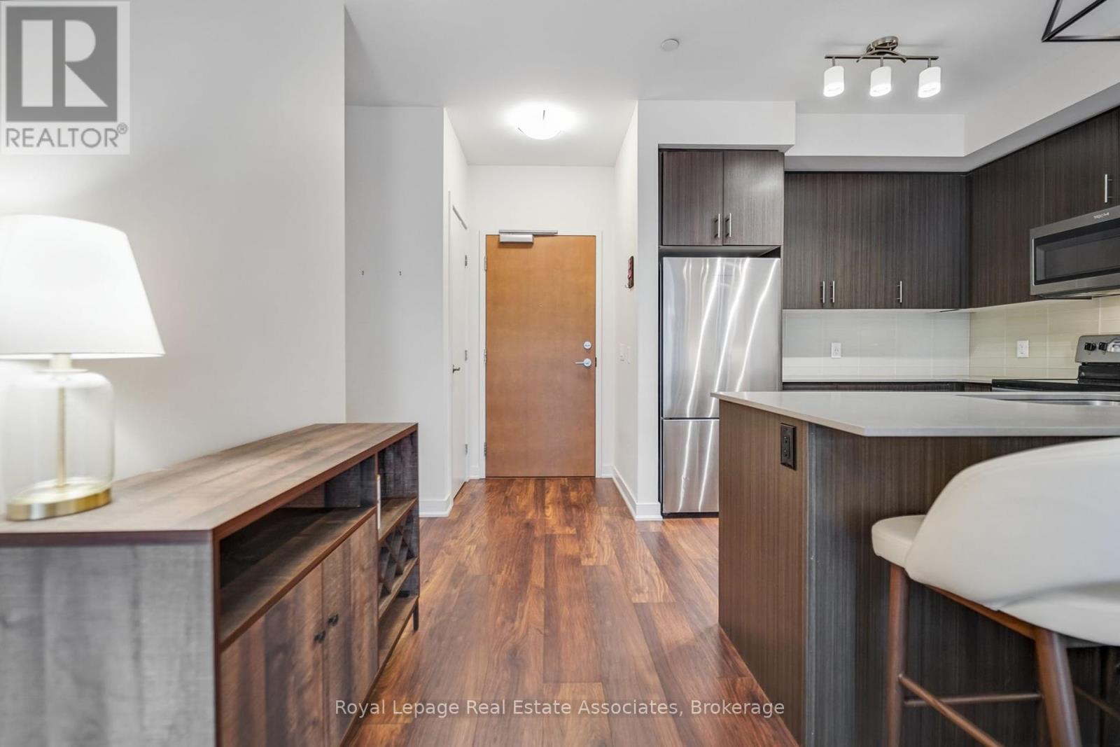 Photo 7 of 409 320 Plains Road E, Burlington ON