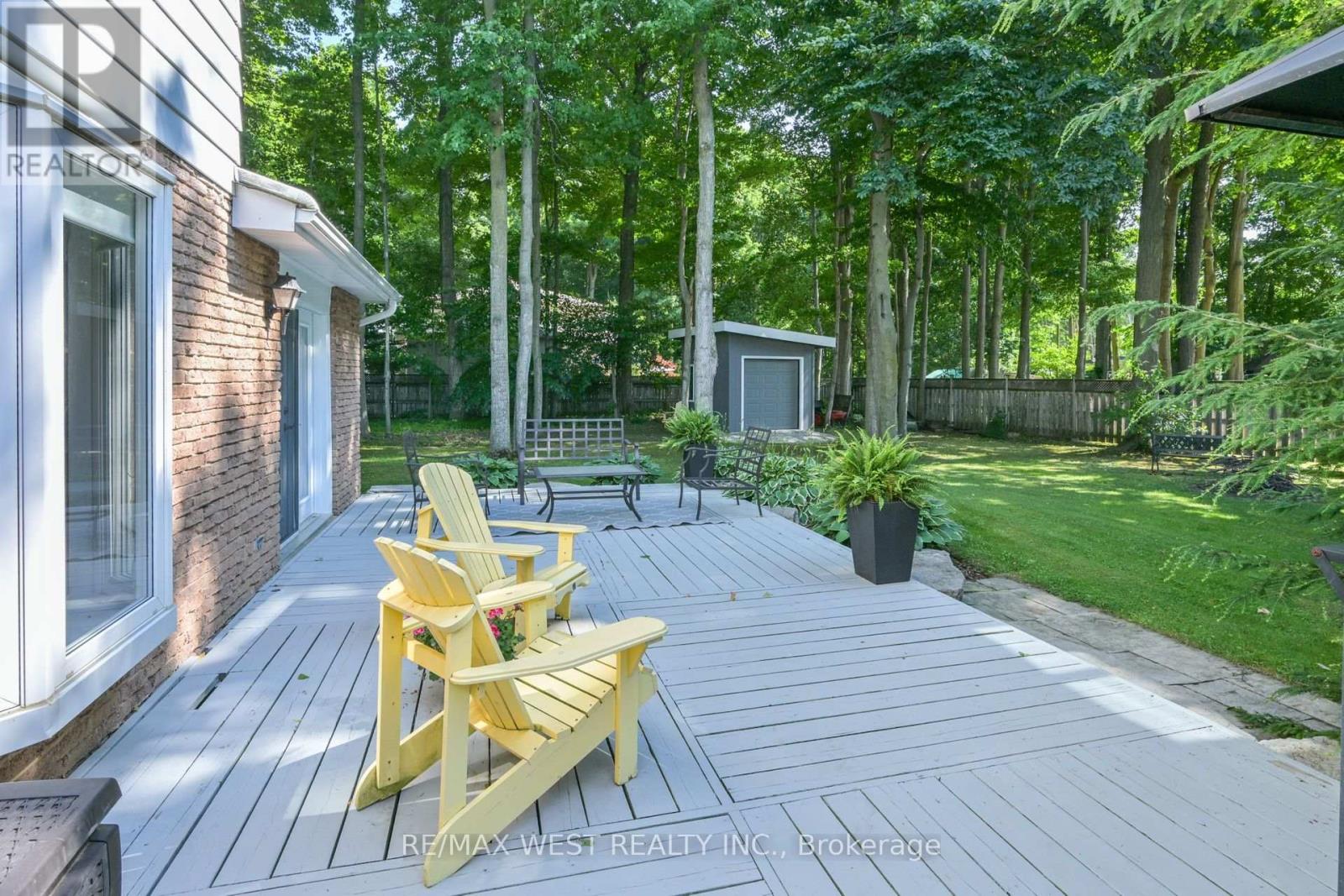 Photo 10 of 24 Cedarwood Crescent, King ON