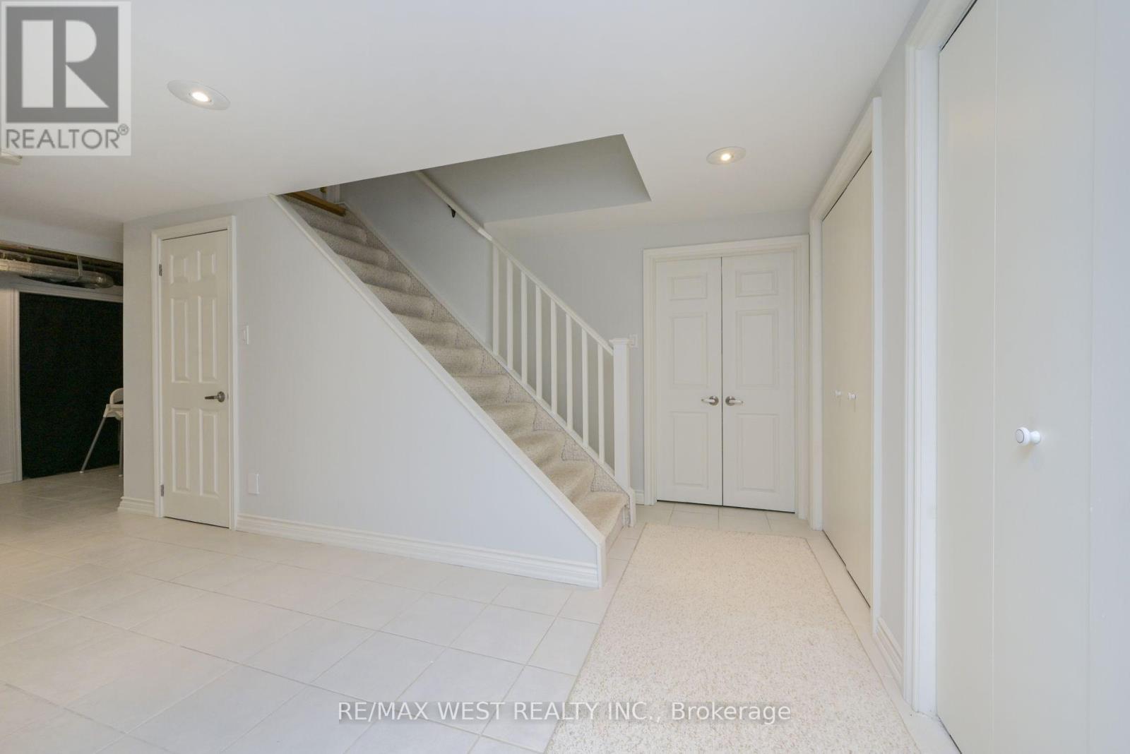 Photo 27 of 24 Cedarwood Crescent, King ON