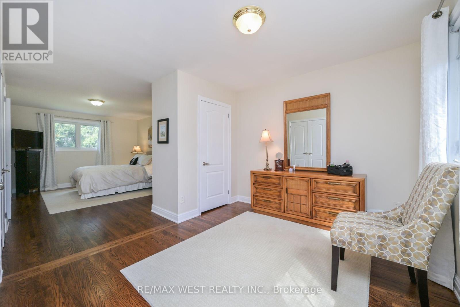 Photo 21 of 24 Cedarwood Crescent, King ON