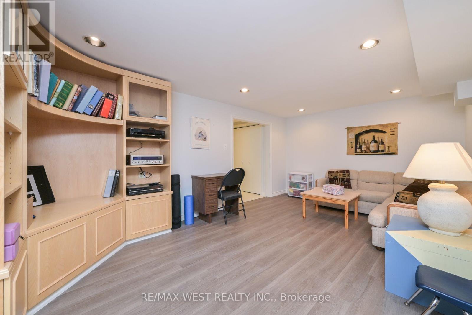 Photo 28 of 24 Cedarwood Crescent, King ON
