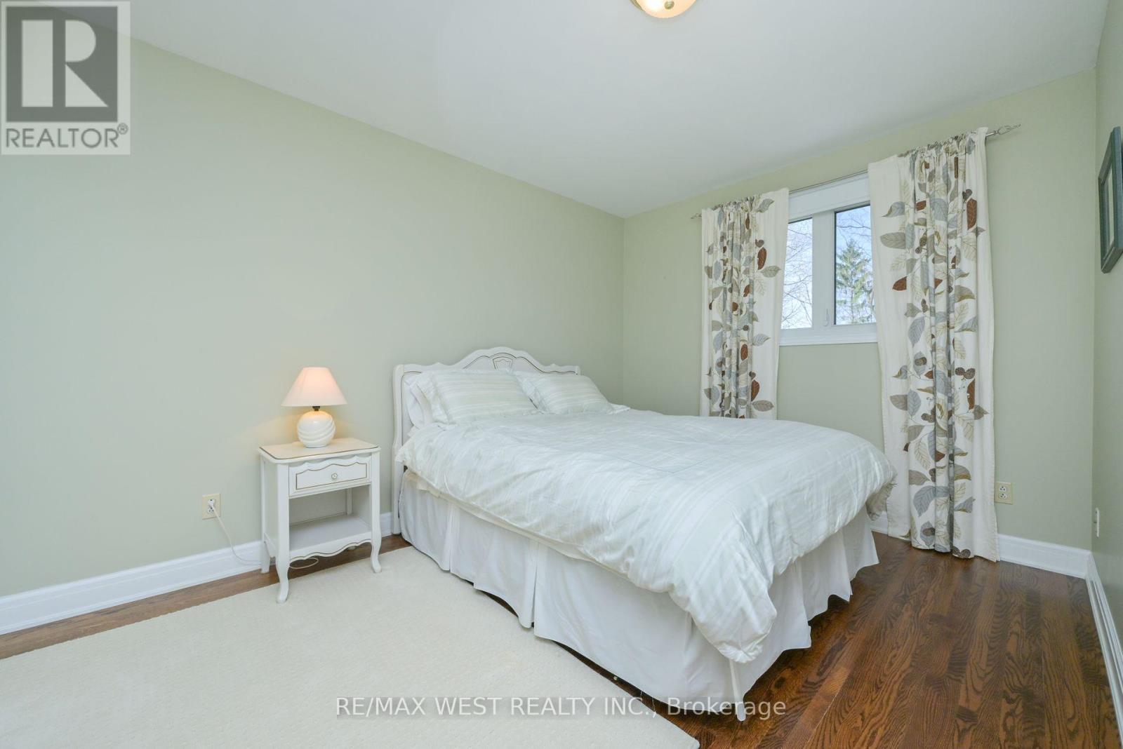 Photo 24 of 24 Cedarwood Crescent, King ON