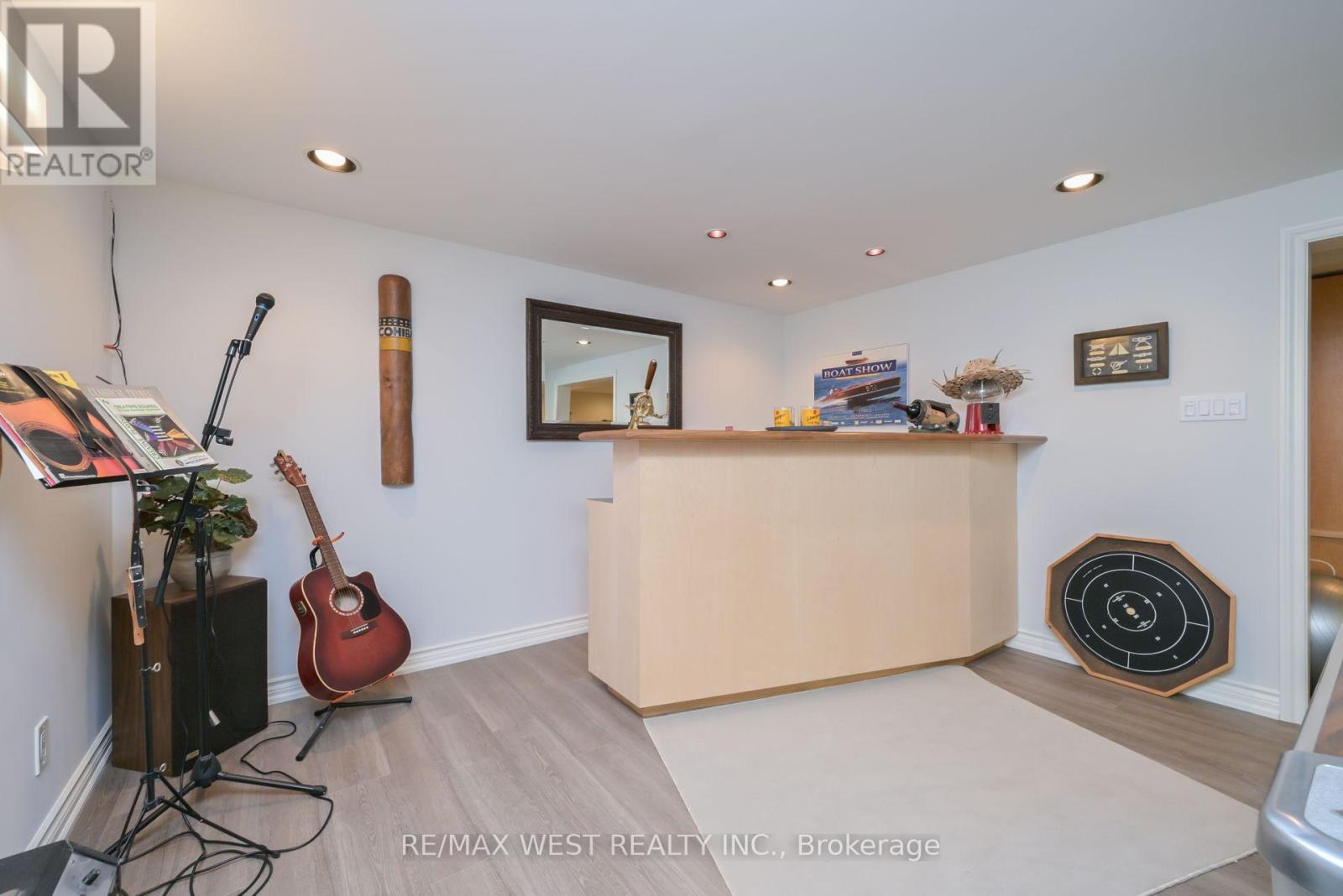 Photo 31 of 24 Cedarwood Crescent, King ON