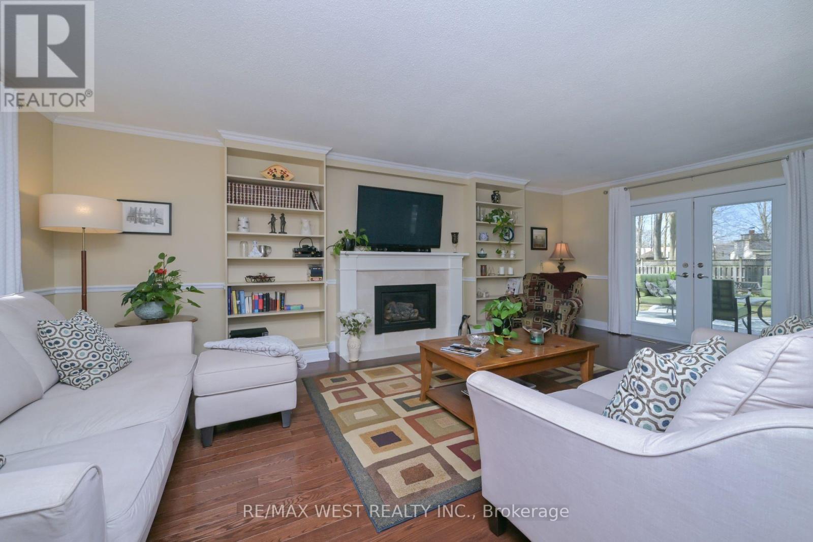 Photo 7 of 24 Cedarwood Crescent, King ON