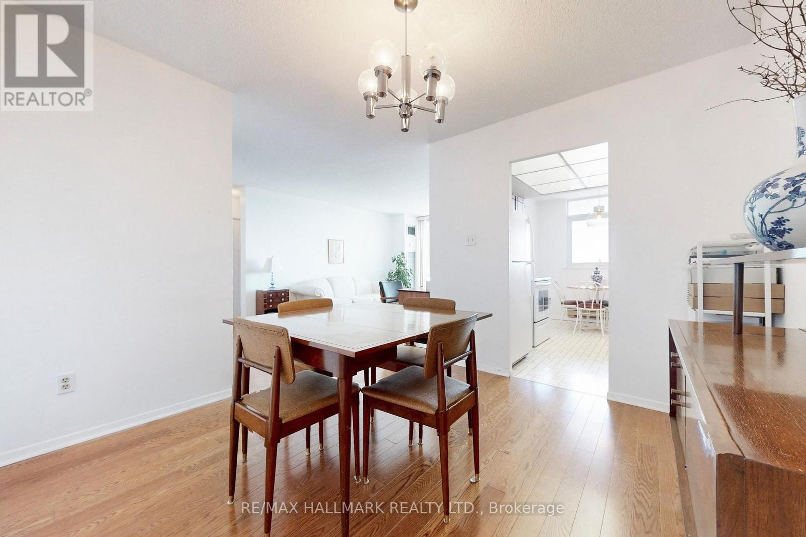 Photo 6 of 1107 7811 Yonge Street, Markham ON