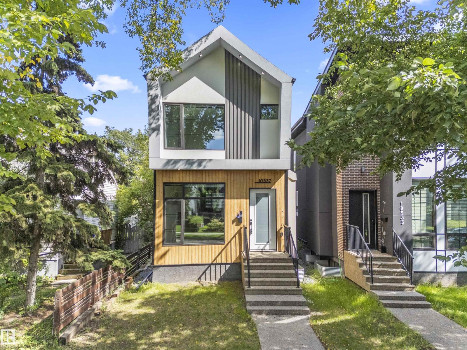 Photo 1 of 10537 136 St Nw Nw, Edmonton AB