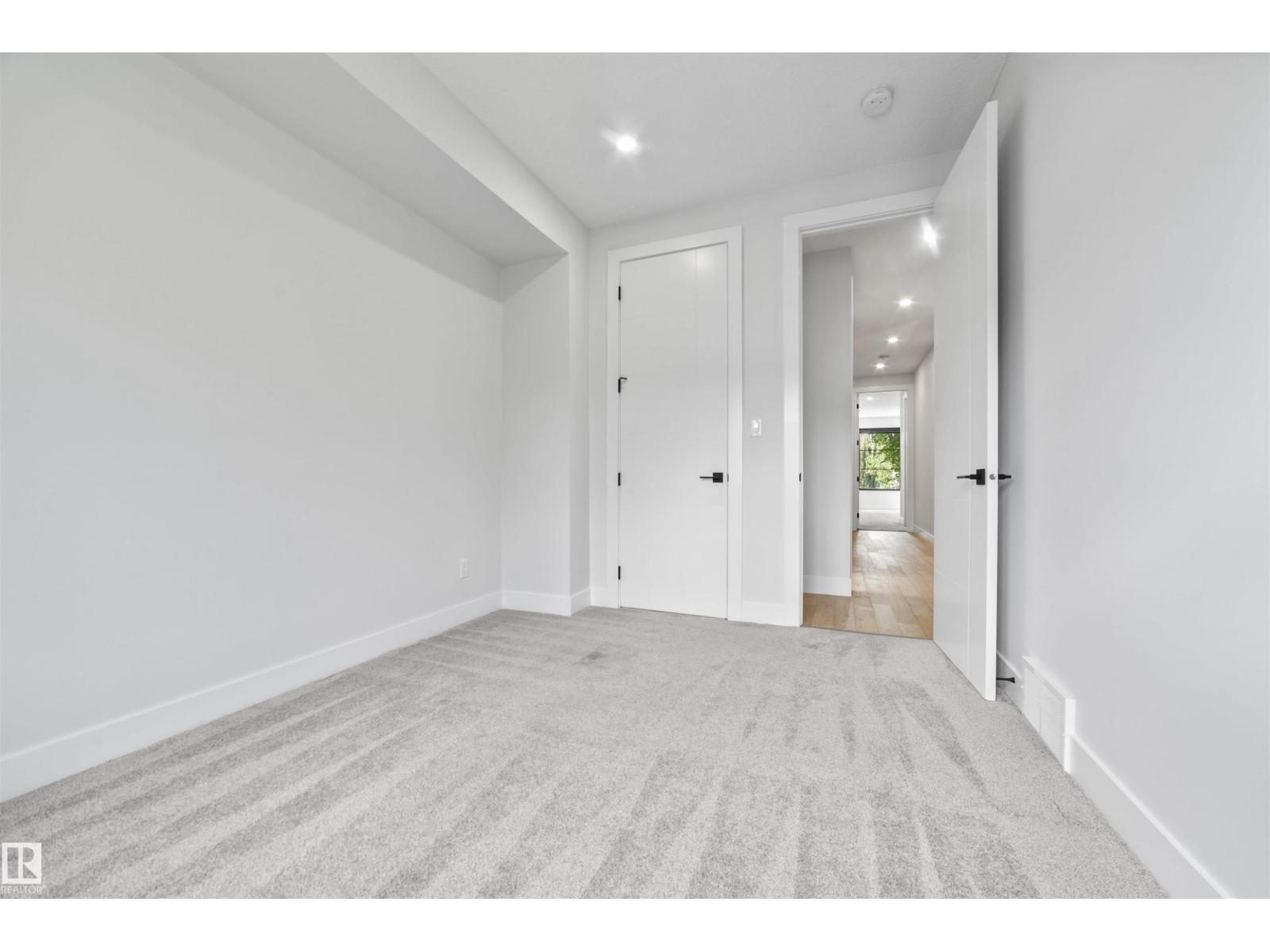 Photo 34 of 10537 136 St Nw Nw, Edmonton AB