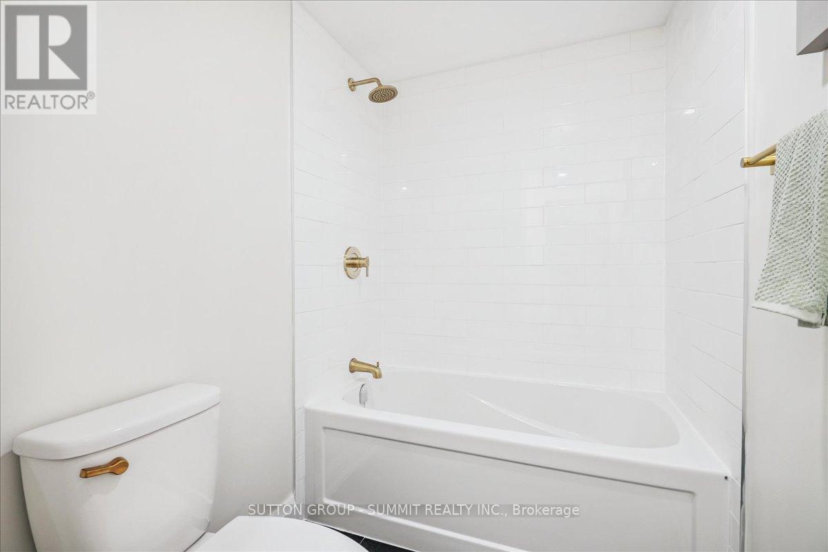 Photo 23 of 25 Elgin Street, Hamilton ON