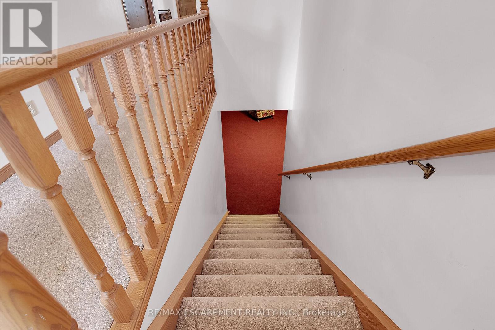 Photo 29 of 47 Falls Crescent, Norfolk ON