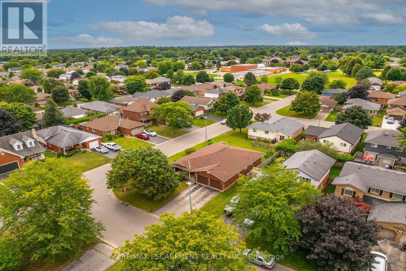 Photo 48 of 47 Falls Crescent, Norfolk ON