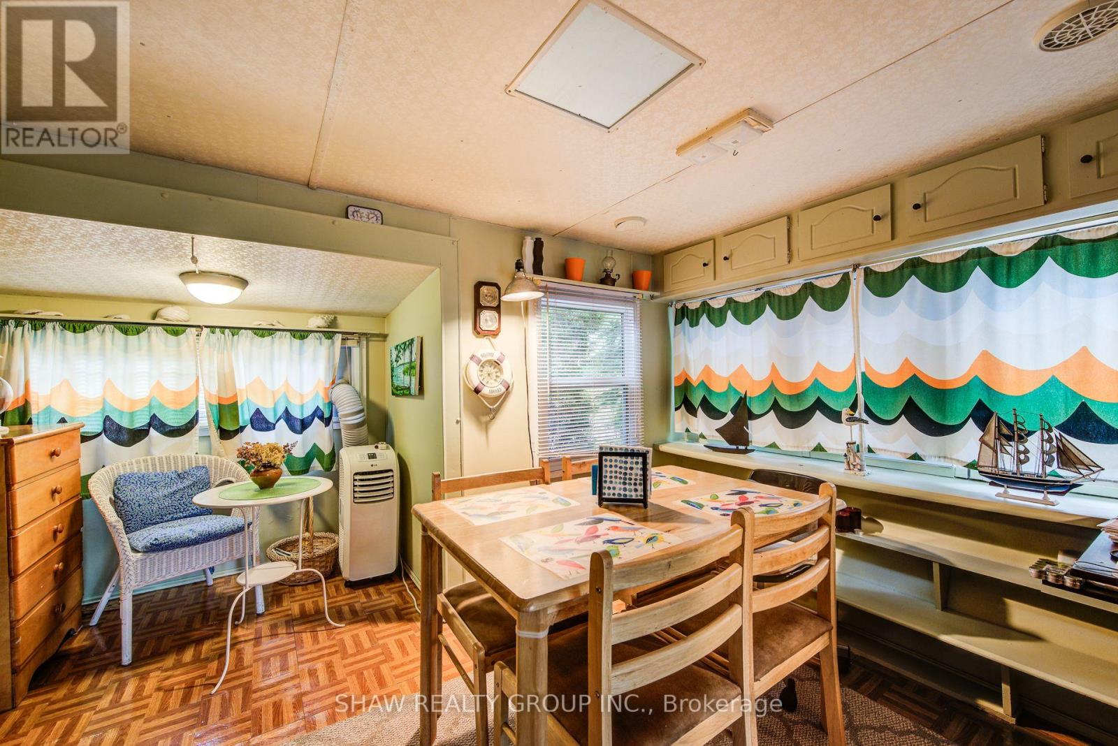 691 OAK CRESCENT - 10