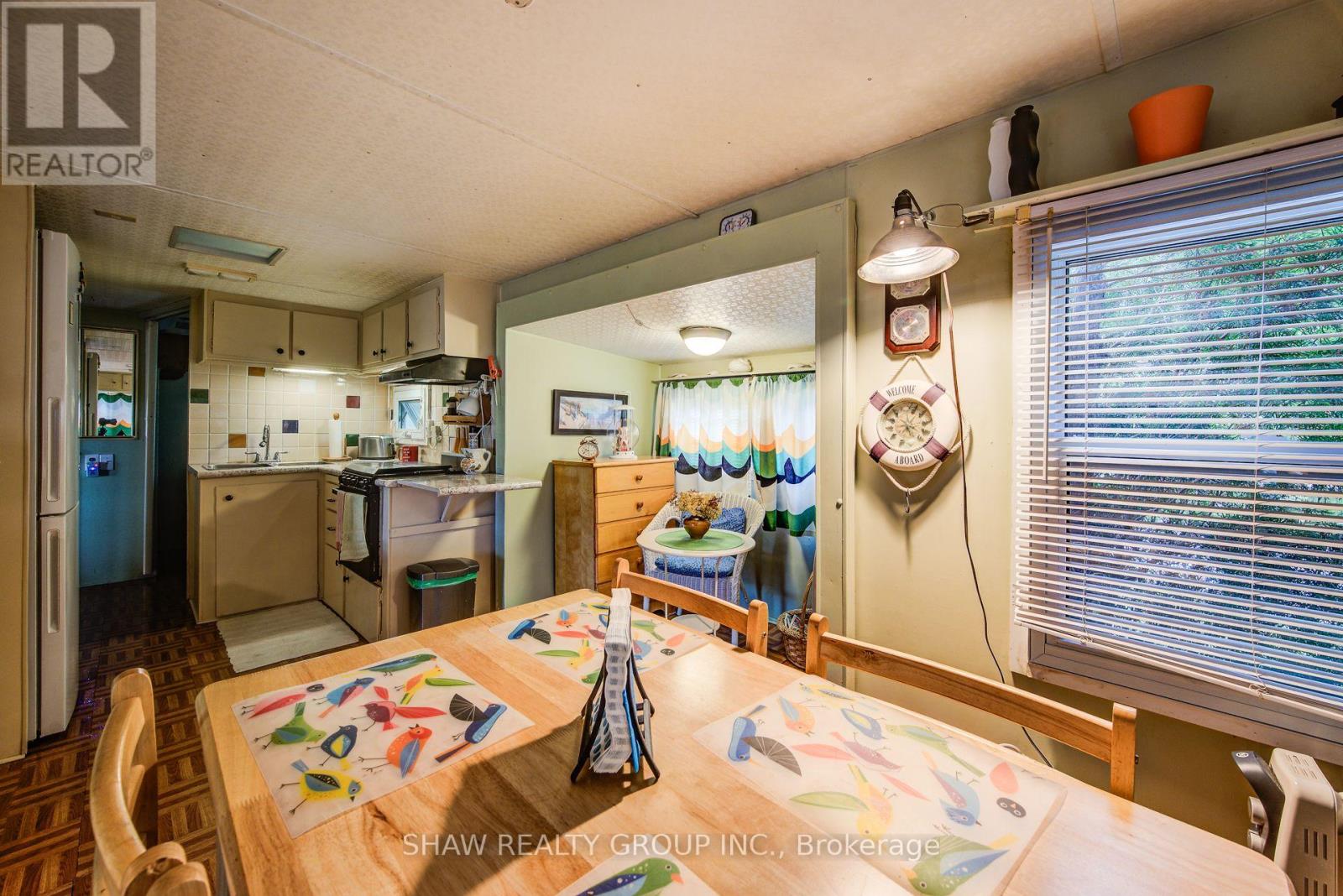 Photo 11 of 691 Oak Crescent, Centre Wellington ON