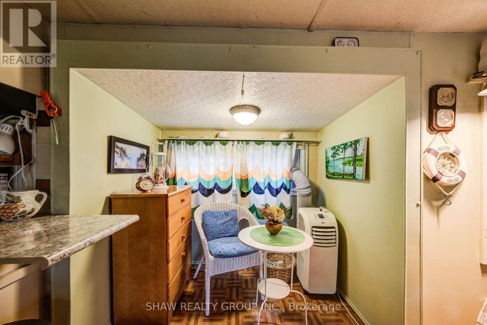 Photo 12 of 691 Oak Crescent, Centre Wellington ON