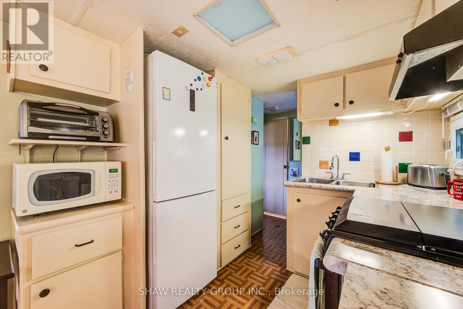 Photo 13 of 691 Oak Crescent, Centre Wellington ON