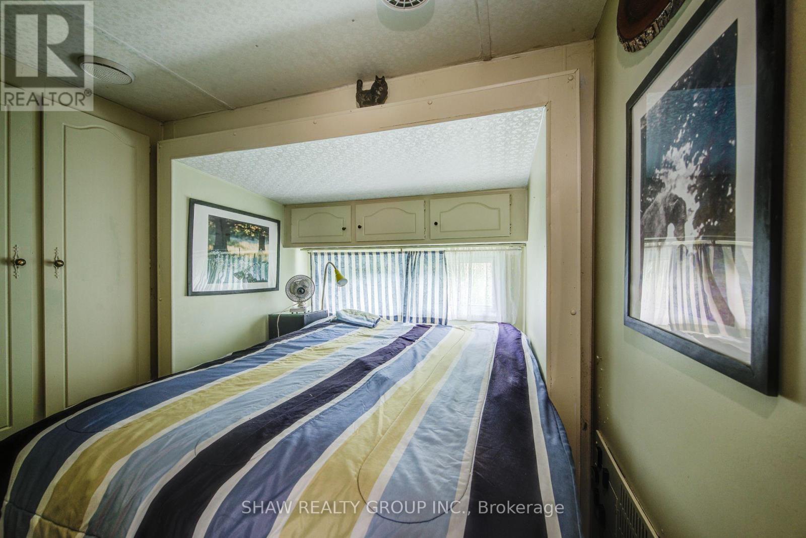 691 OAK CRESCENT - 15