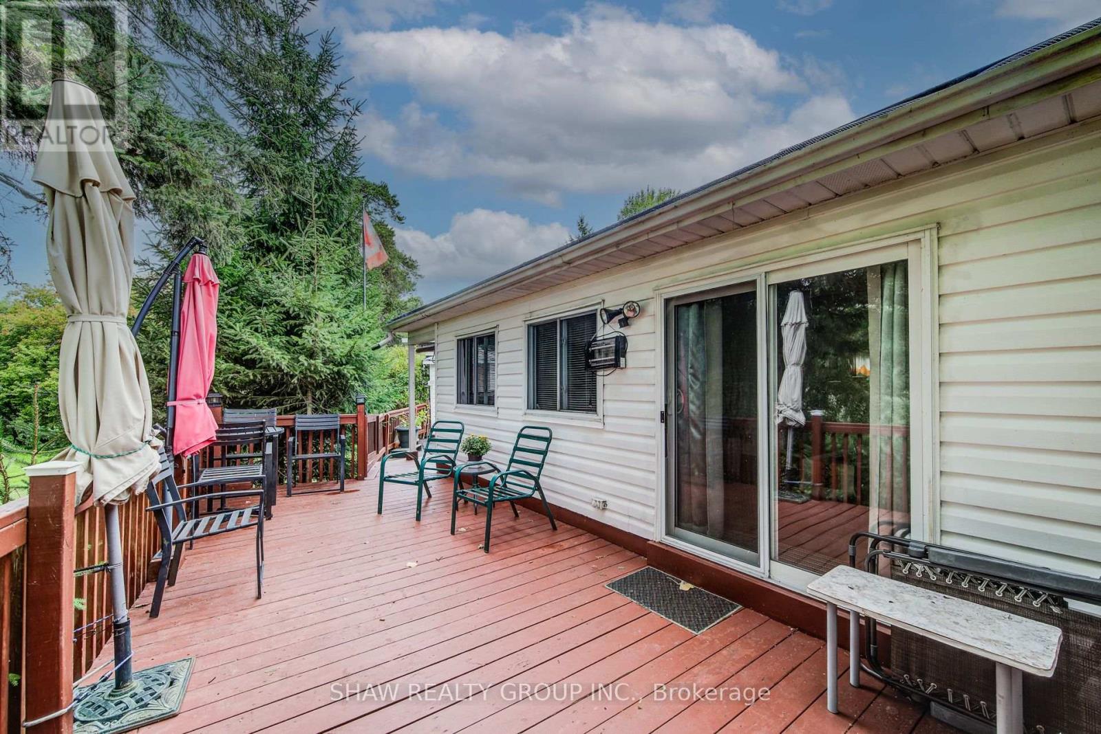 691 OAK CRESCENT - 19