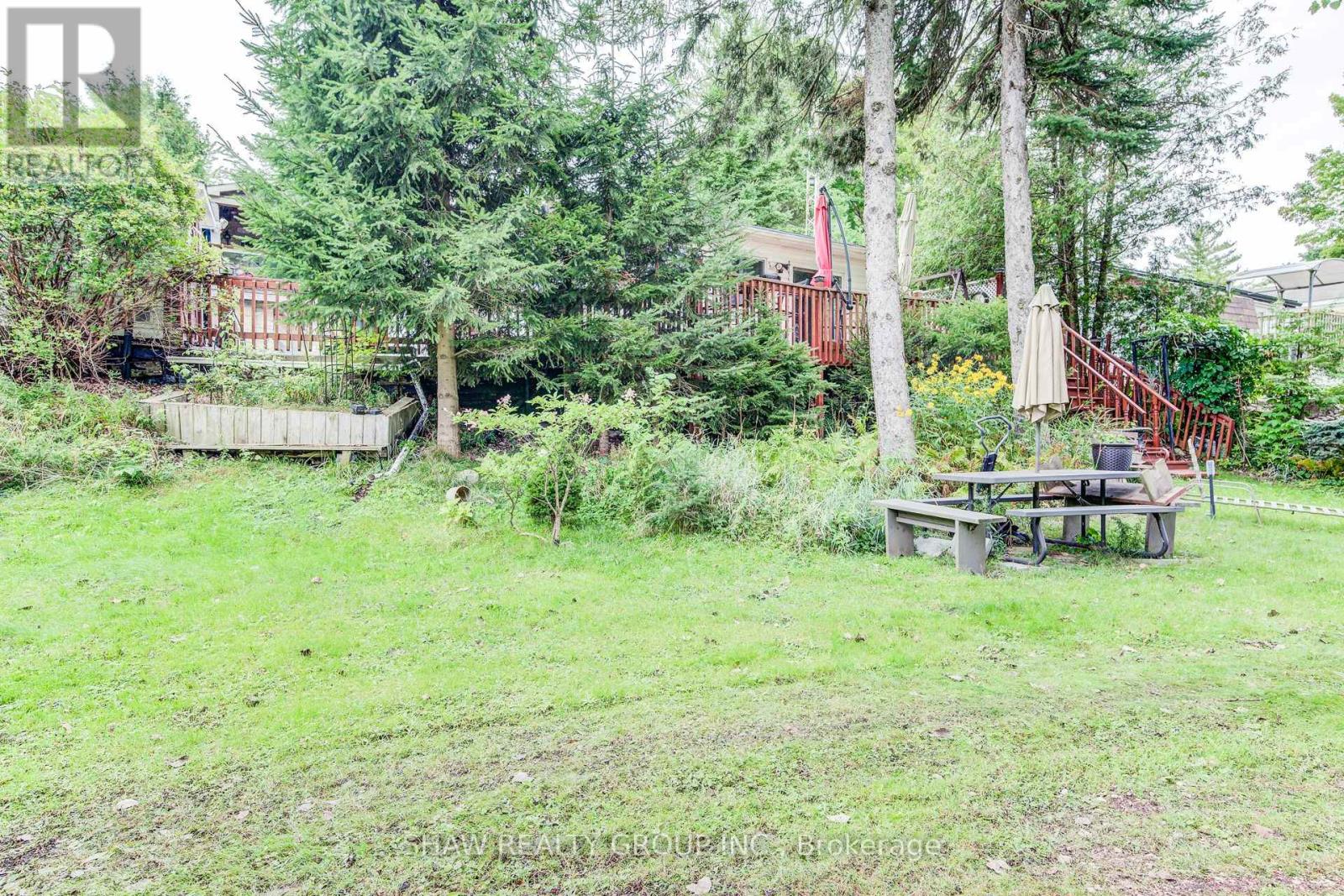 691 OAK CRESCENT - 22