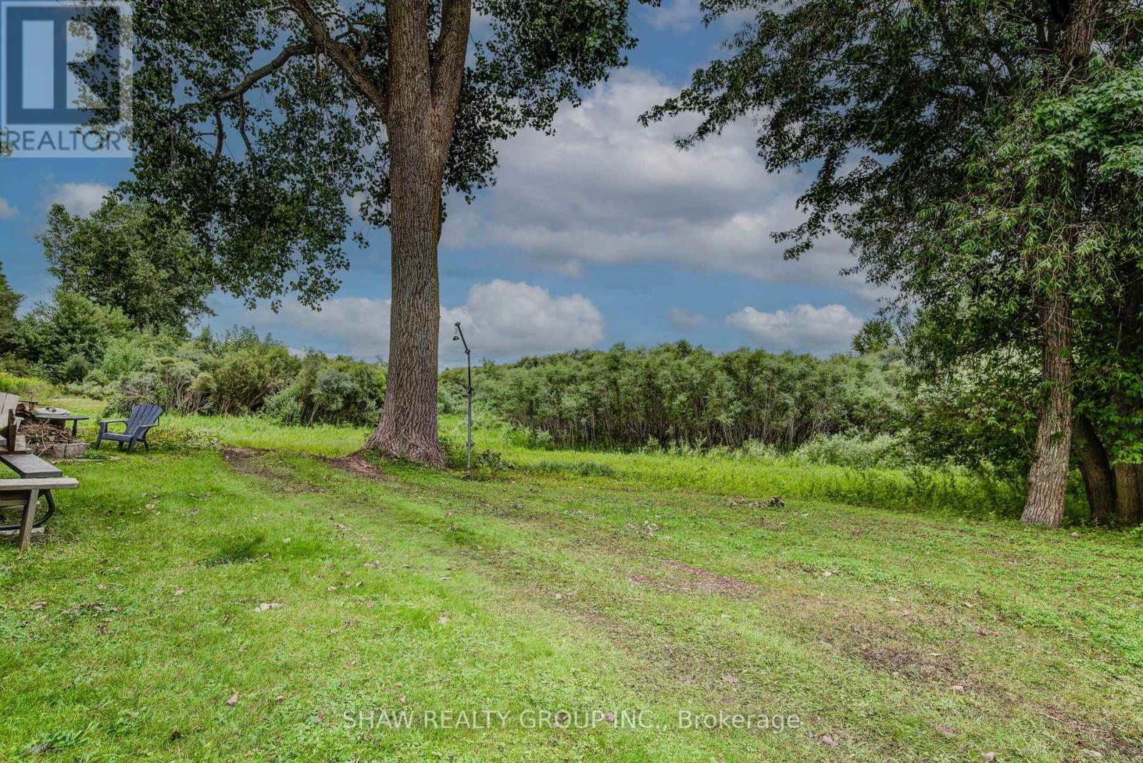 691 OAK CRESCENT - 23
