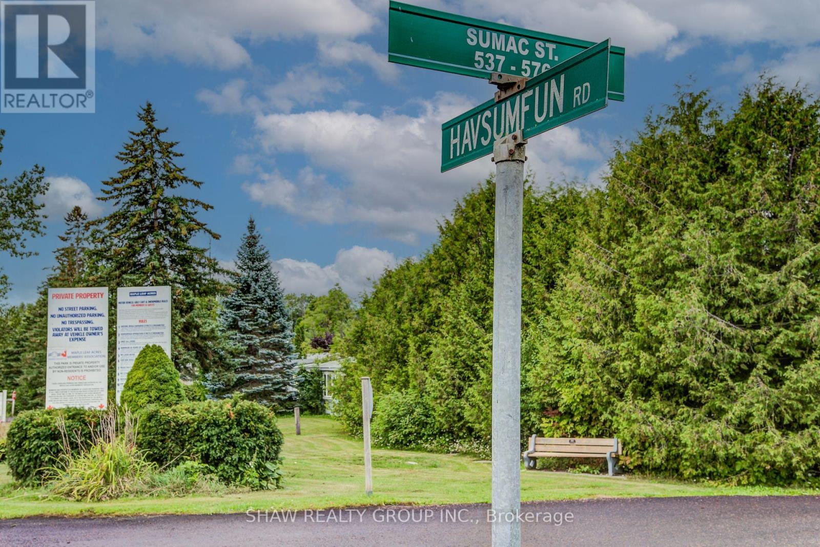 Photo 40 of 691 Oak Crescent, Centre Wellington ON