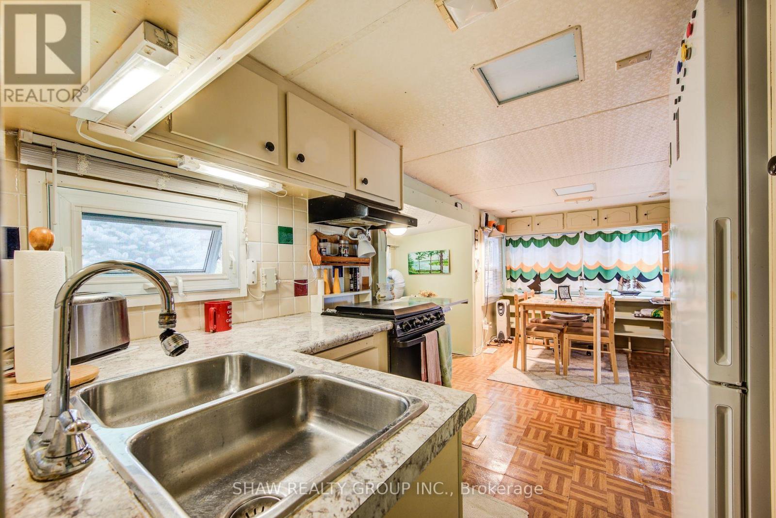 691 OAK CRESCENT - 49