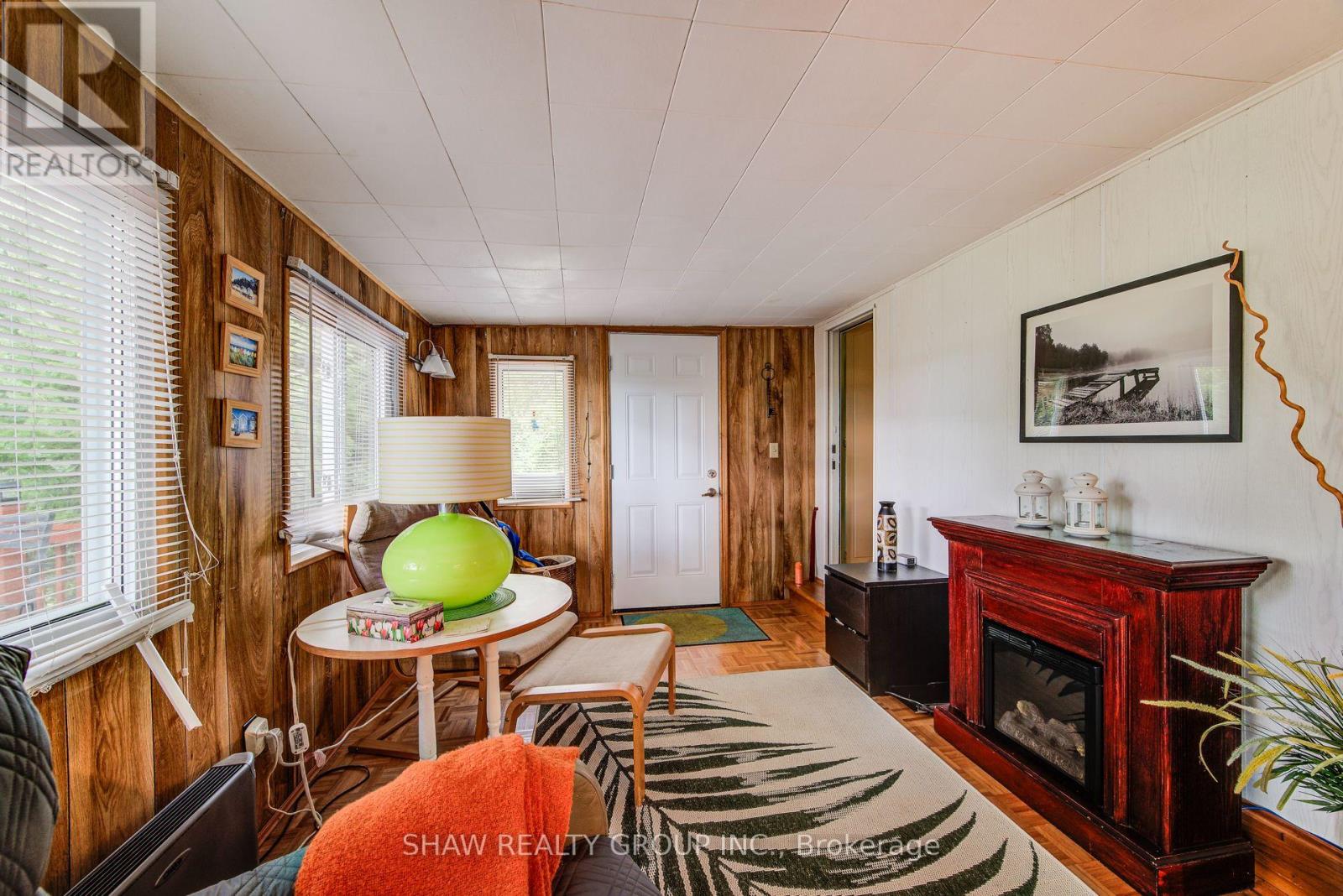691 OAK CRESCENT - 5