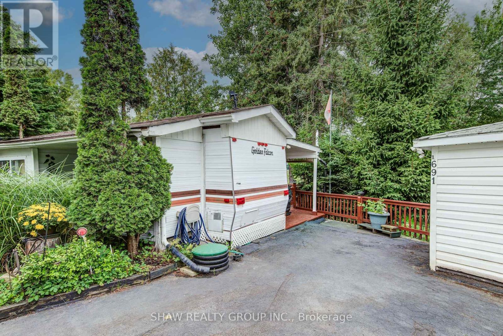 Photo 50 of 691 Oak Crescent, Centre Wellington ON