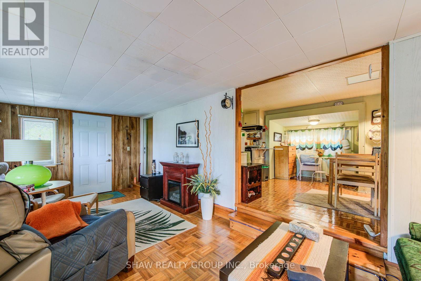 691 OAK CRESCENT - 7