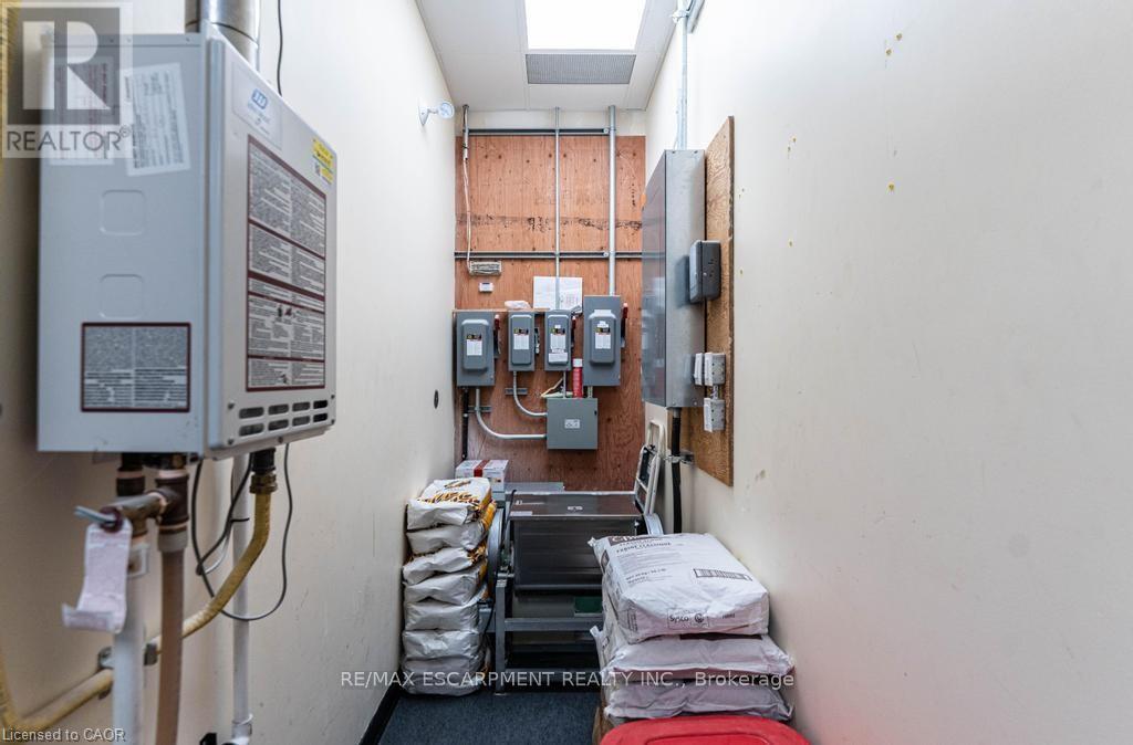 Photo 18 of 2 70 Livingston Avenue, Grimsby ON
