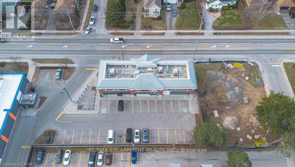 Photo 29 of 2 70 Livingston Avenue, Grimsby ON
