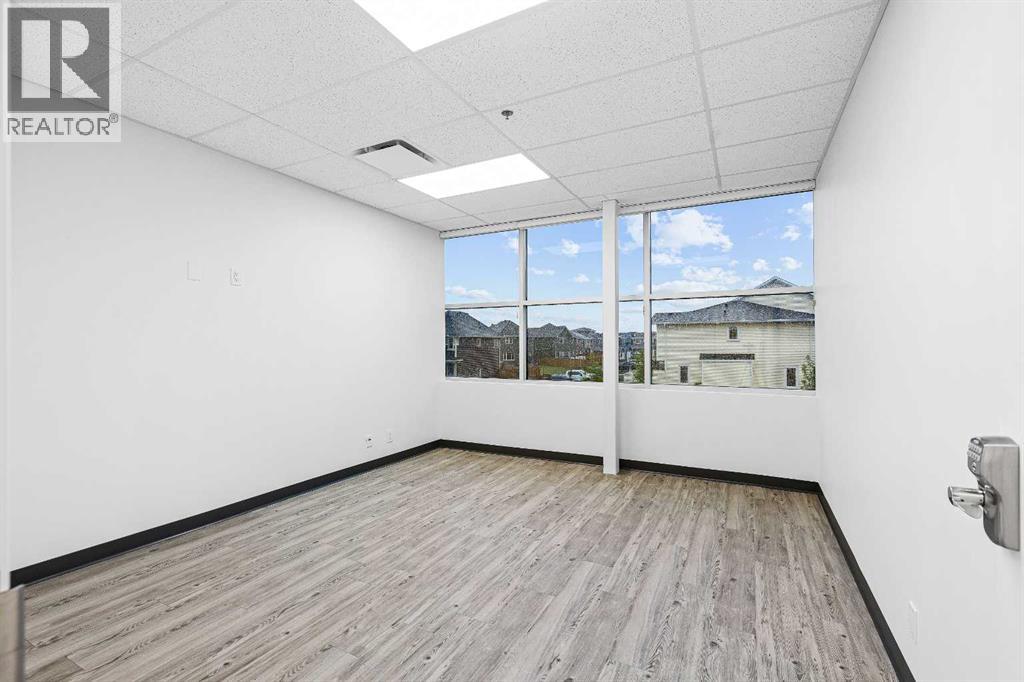 Photo 15 of 220 20 Saddlestone Drive Ne, Calgary AB