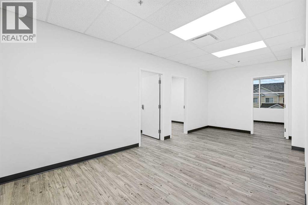 Photo 10 of 220 20 Saddlestone Drive Ne, Calgary AB