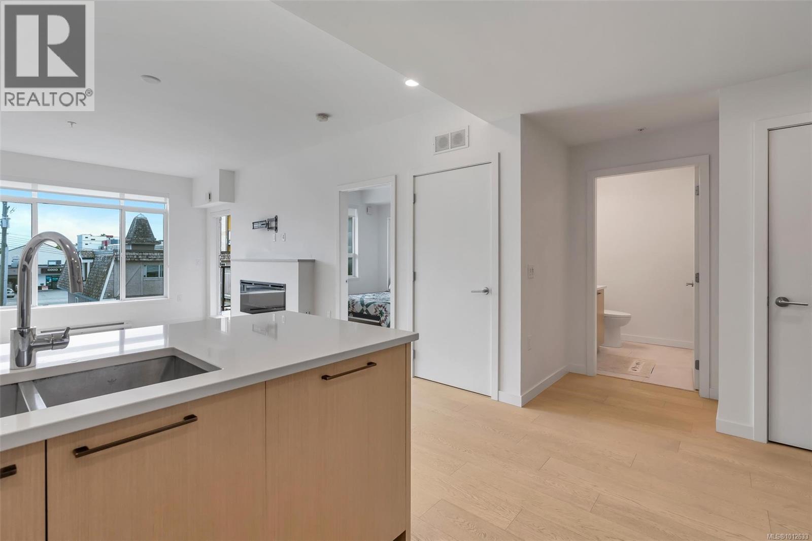 302 9775 Fourth Street, Sidney