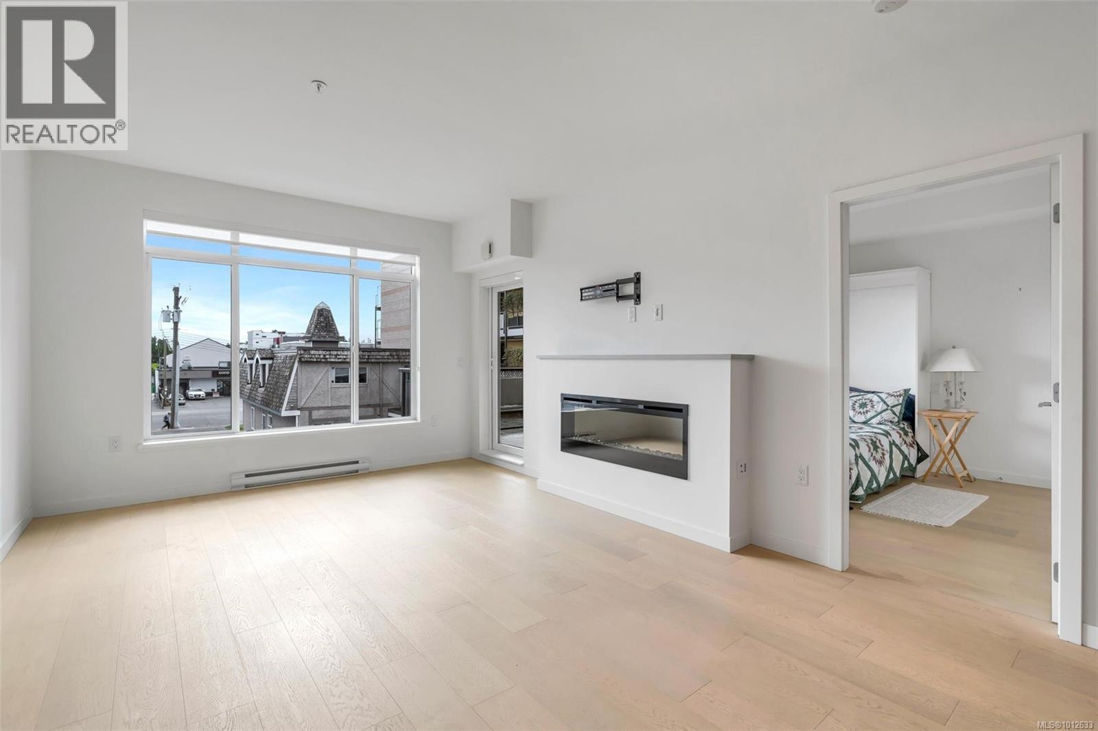 302 9775 Fourth Street, Sidney