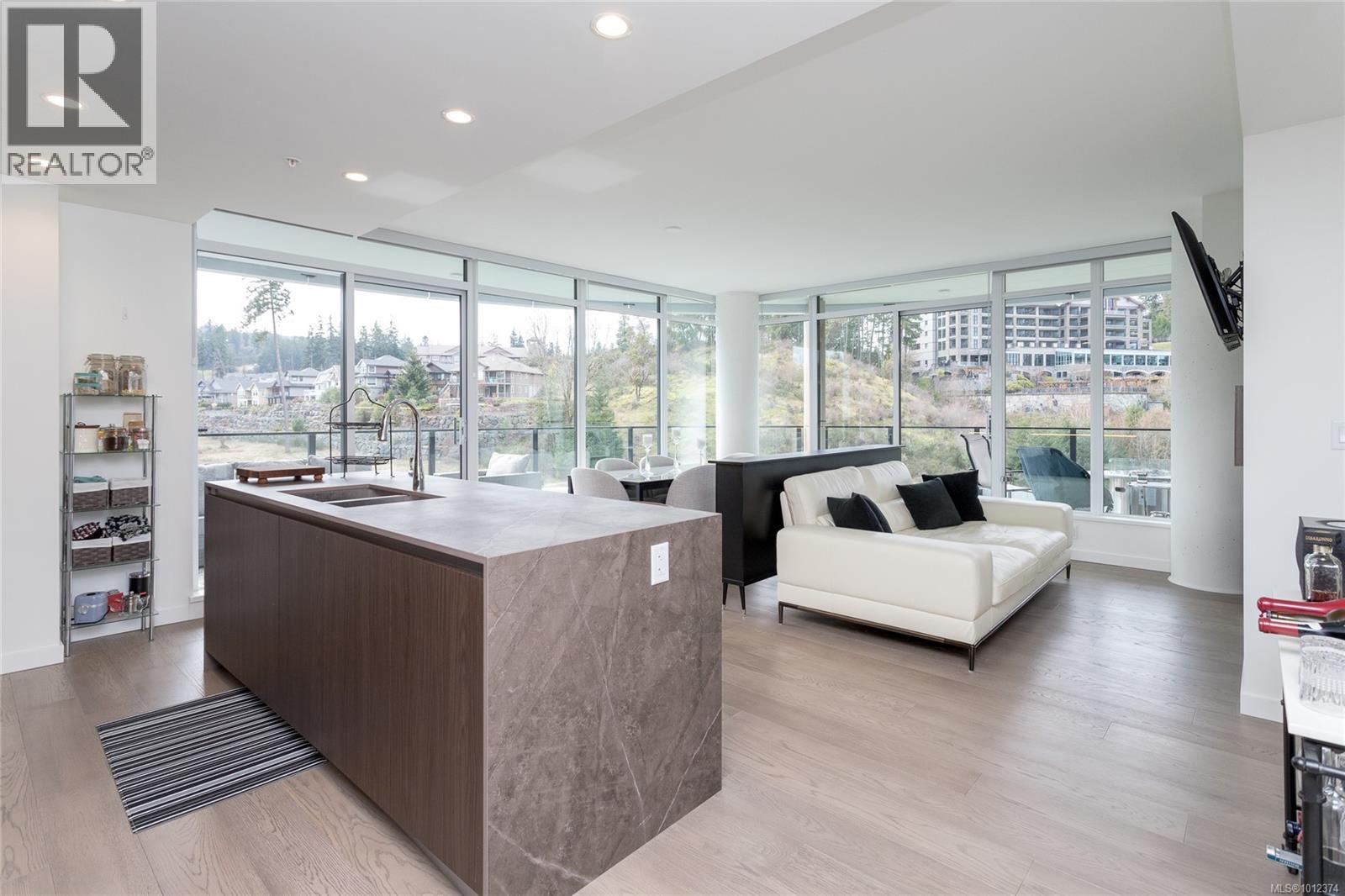 915 2000 Hannington Road, Langford