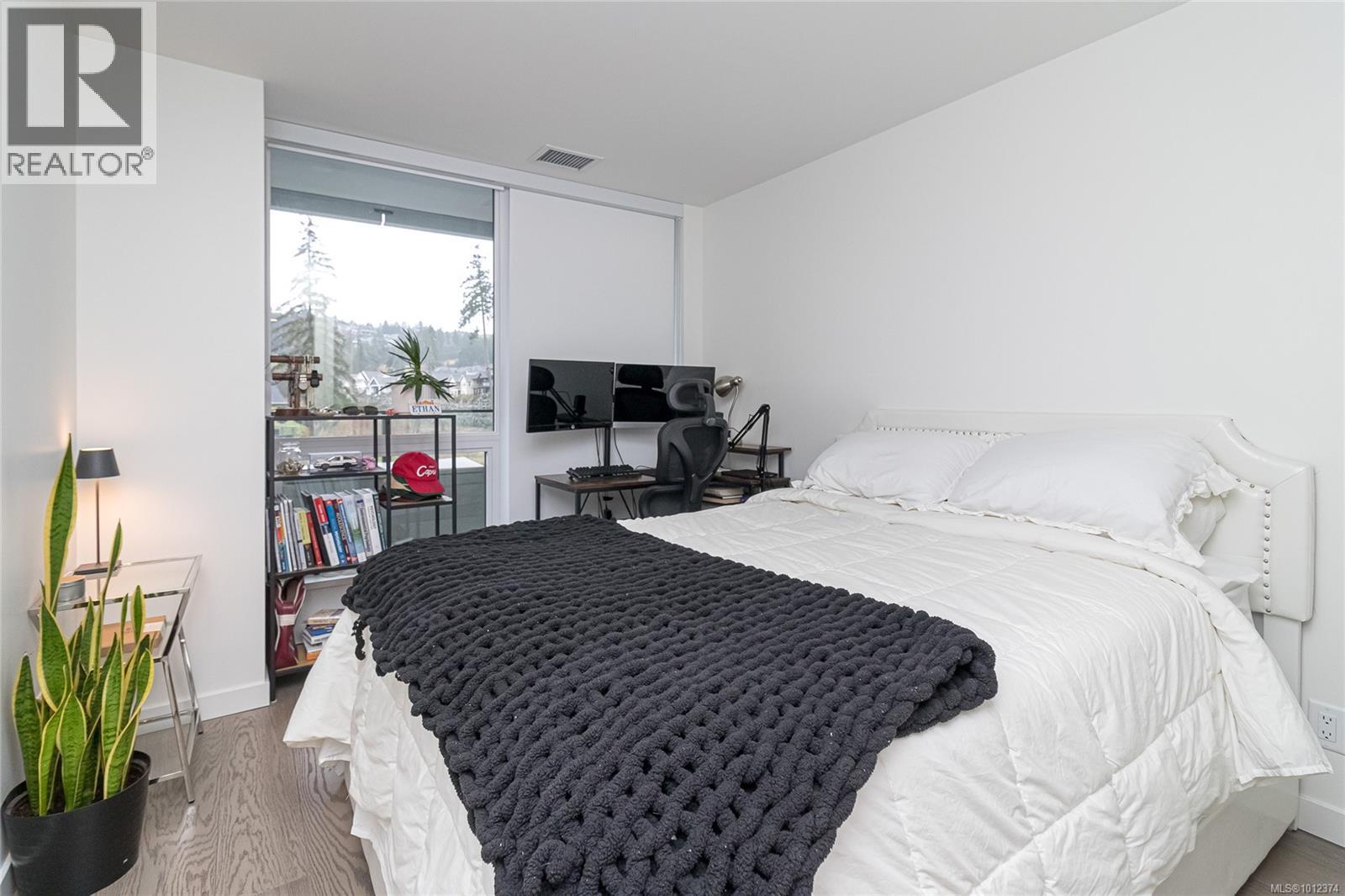 915 2000 Hannington Road, Langford