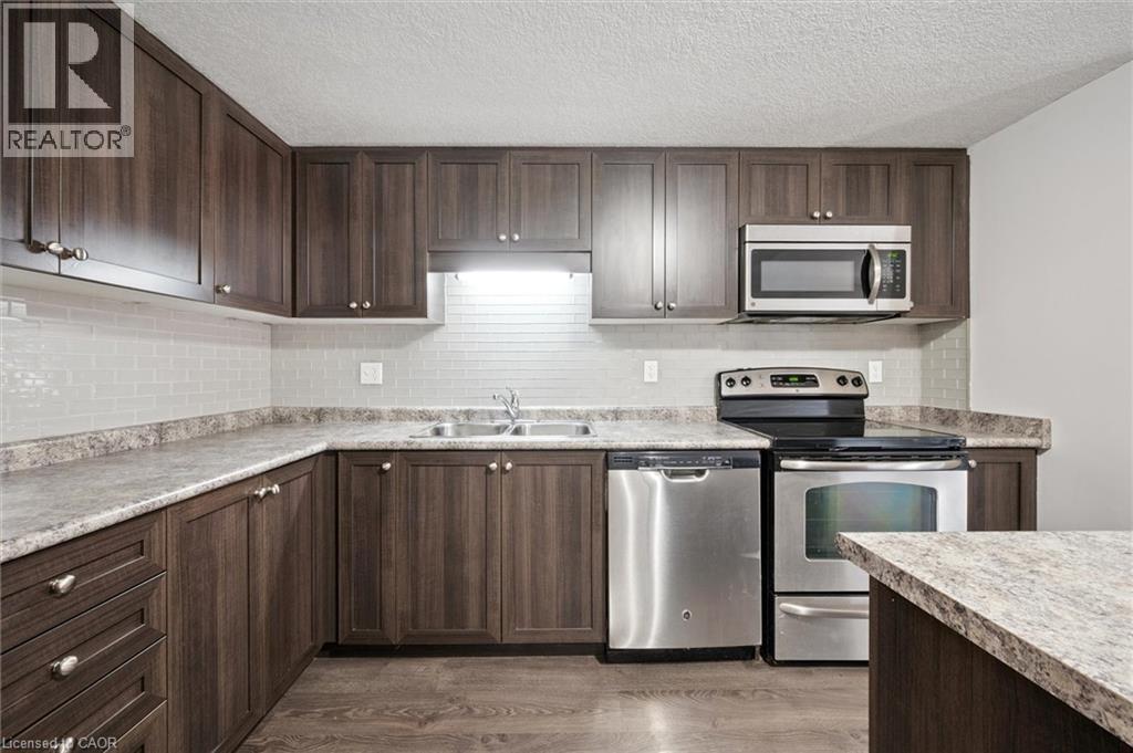 Photo 7 of 236 Rachel Crescent Unit G, Kitchener ON