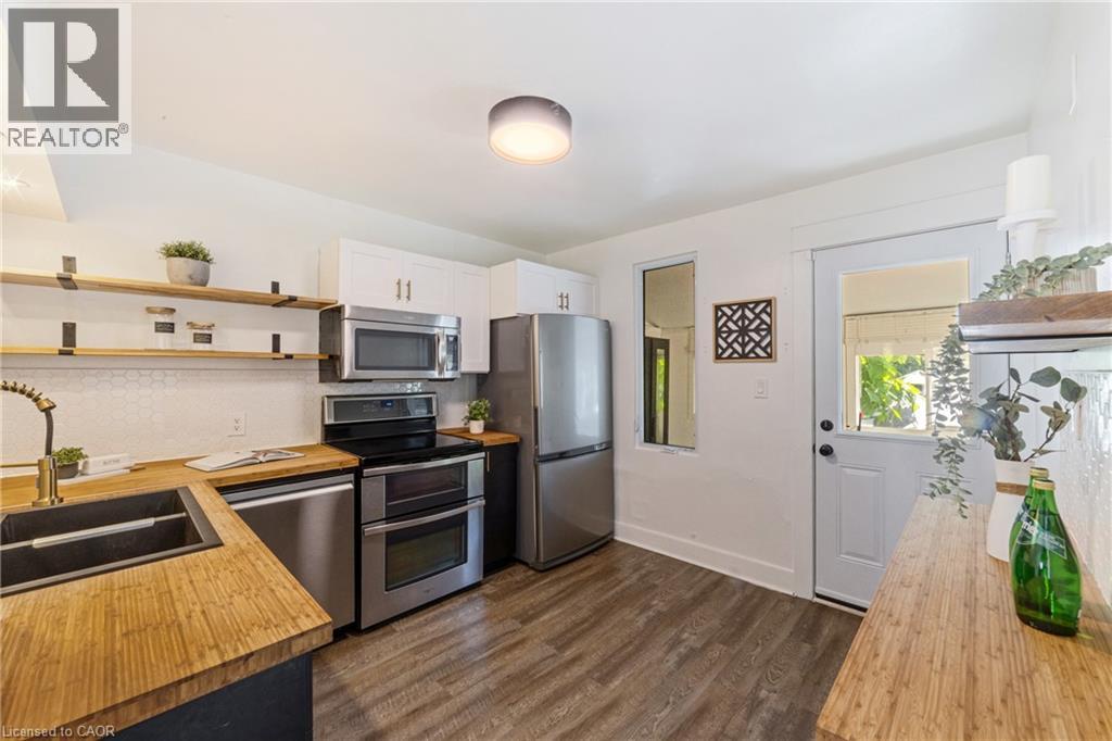Photo 6 of 22 Houghton Avenue N, Hamilton ON