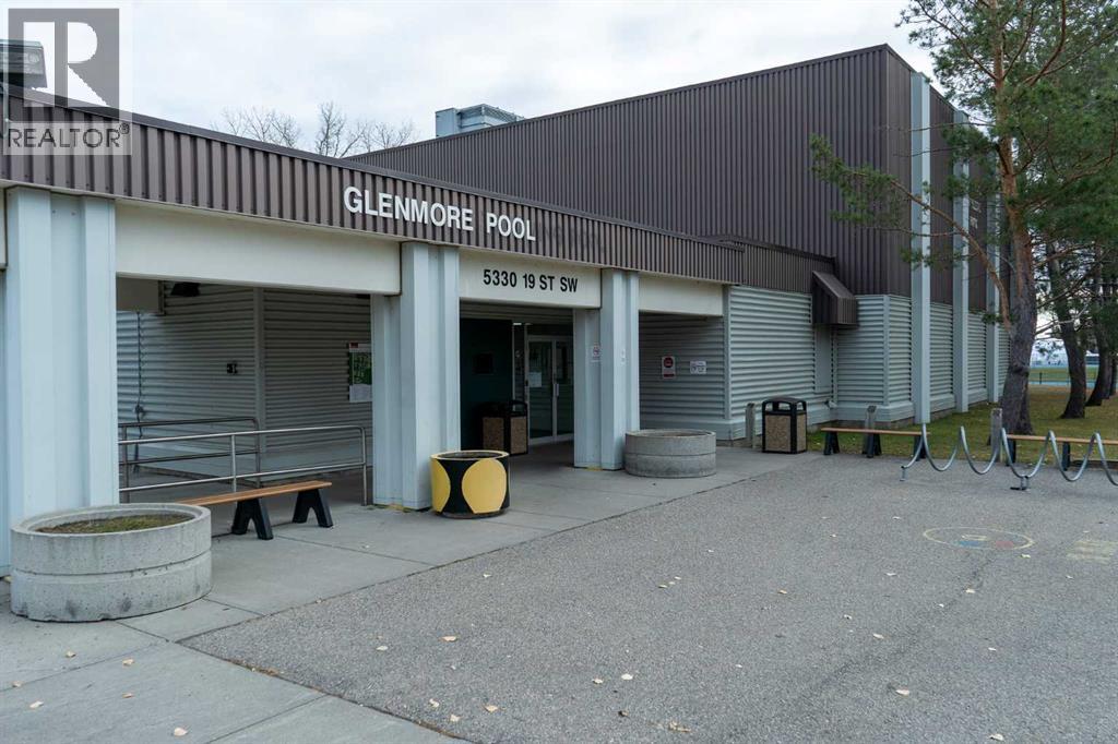 Photo 22 of 1741 48 Avenue Sw, Calgary AB