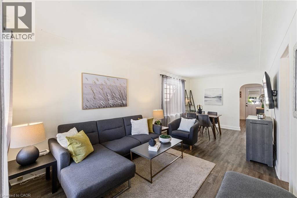 Photo 4 of 22 Houghton Avenue N, Hamilton ON