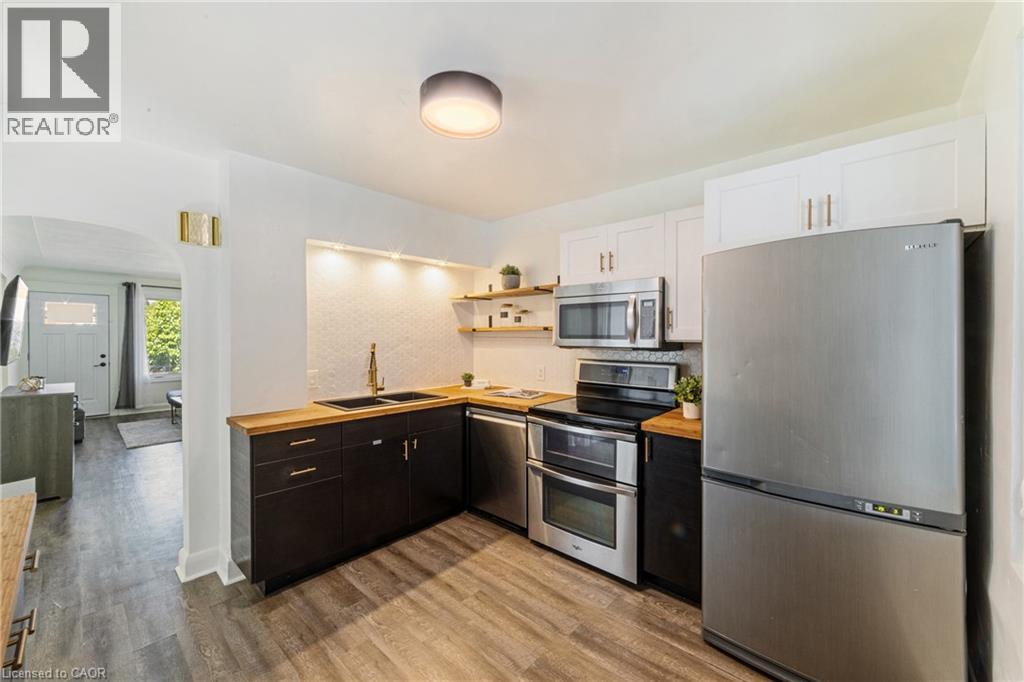 Photo 7 of 22 Houghton Avenue N, Hamilton ON