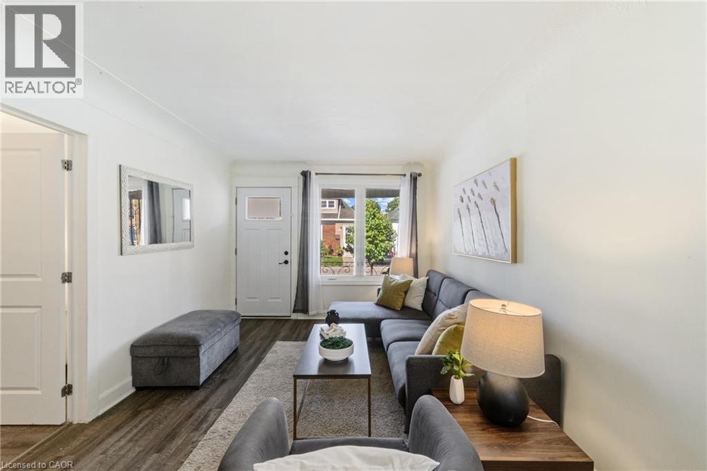 Photo 2 of 22 Houghton Avenue N, Hamilton ON