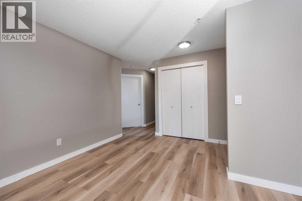 Photo 18 of 6204 304 Mackenzie Way Sw, Airdrie AB