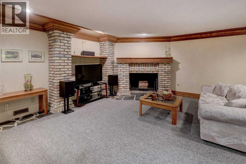 Photo 28 of 76 Edgeland Road Nw, Calgary AB