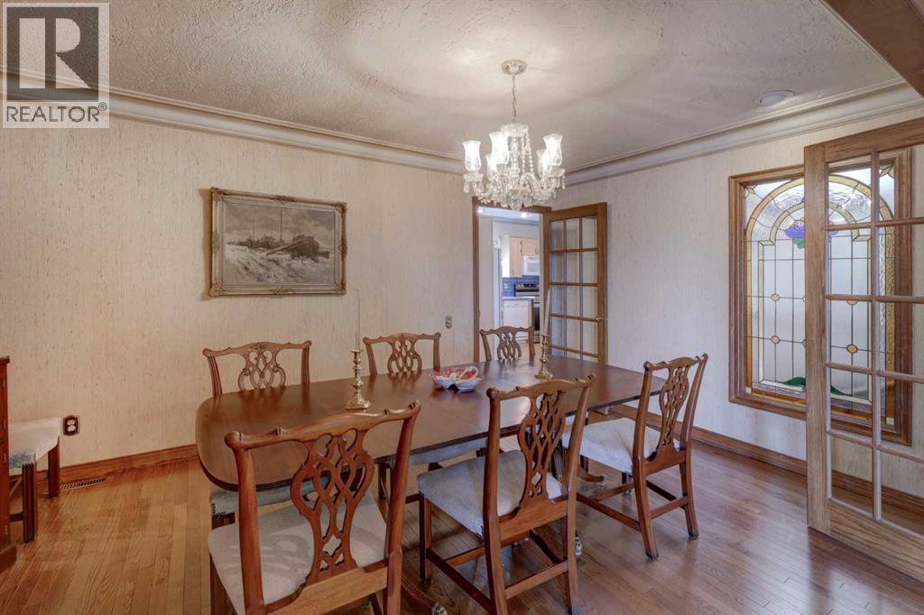 Photo 7 of 76 Edgeland Road Nw, Calgary AB